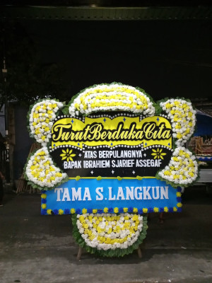 Papan Bunga Duka di Sario