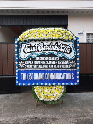 Papan Bunga Duka di Sario
